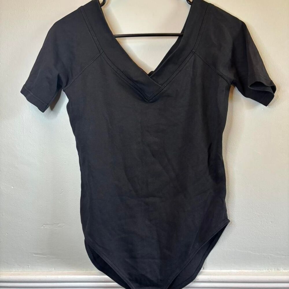 Black V Neck Bodysuit Short Sleeve Snap Bottom Stretch Basic Tee L